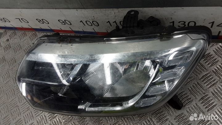 Фара левая Renault Sandero/Sandero Stepway