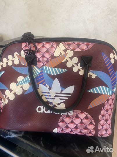Продам спортивную сумку Adidas