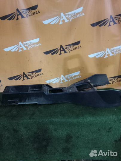 Консоль между сидений Иж 21261-030 2004