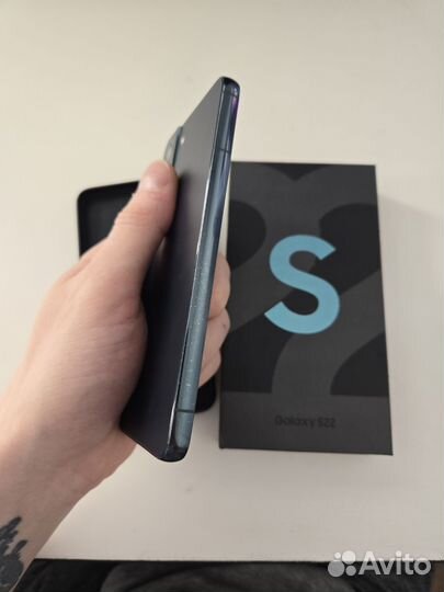 Samsung Galaxy S22, 8/128 ГБ