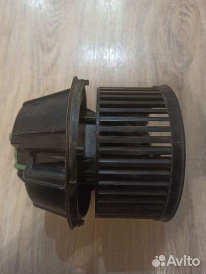 Мотор печки Renault GMV bosch X90