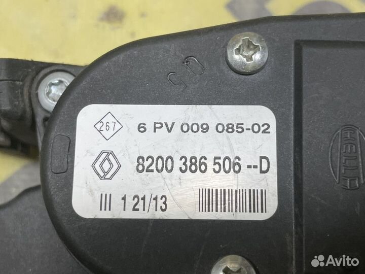 Педаль газа Renault Duster