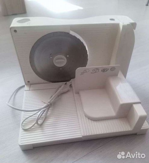 Хлеборезка в хорошем состоянии