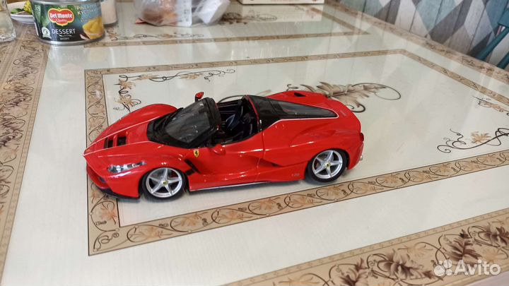 Машина La Ferrari Аperta, Bburago