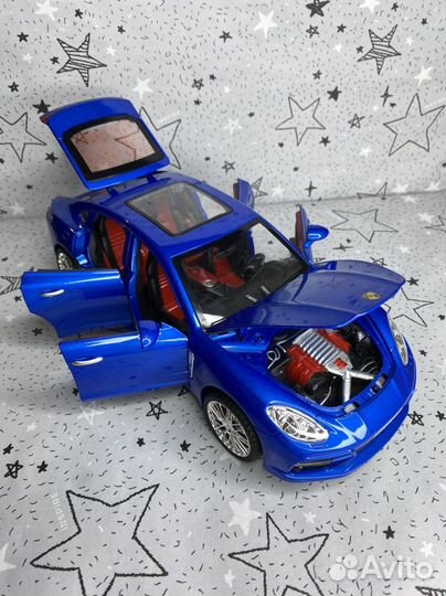 Porsche Panamera 1:18 / Металлическая Игрушка
