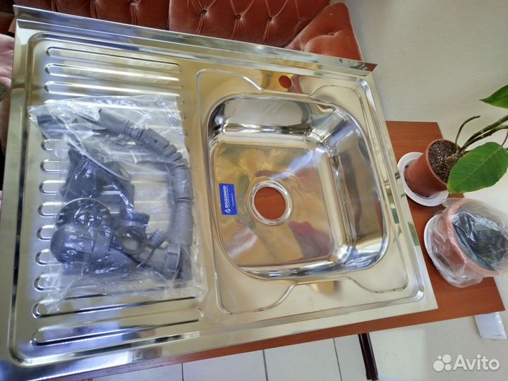 Мойка для кухни накладная