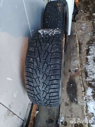 Nokian Tyres Hakkapeliitta 7 215/55 R16