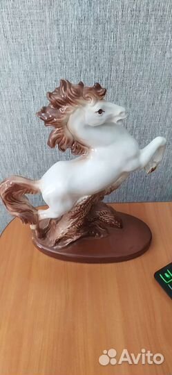 Статуэтка лошадь