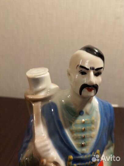 Штоф-графин фарфоровая статуэтка казак