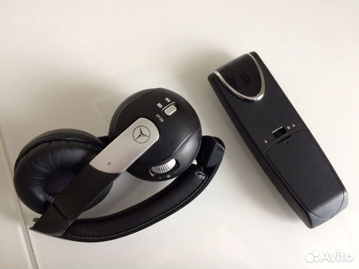 Беспроводные наушники и телефон Мерседес оригинал