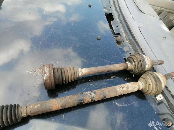 Привод передний правый Volkswagen Polo 3 1.4 AEX