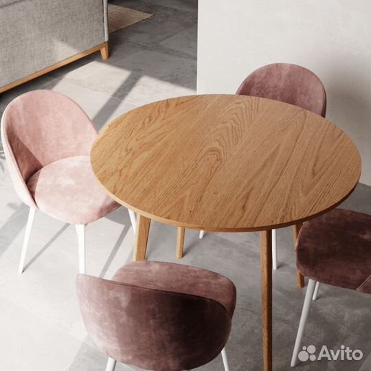 Обеденный деревянный круглый стол