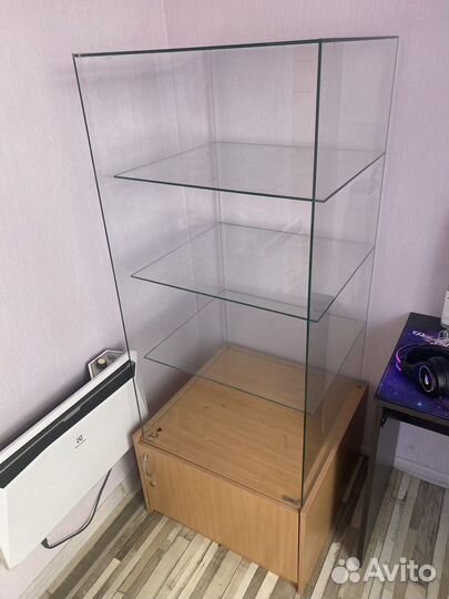 Стеклянная витрина