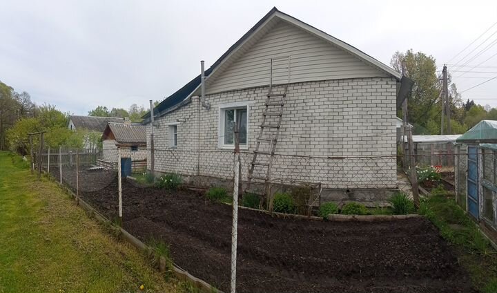 Дом 56 м² на участке 4 сот.