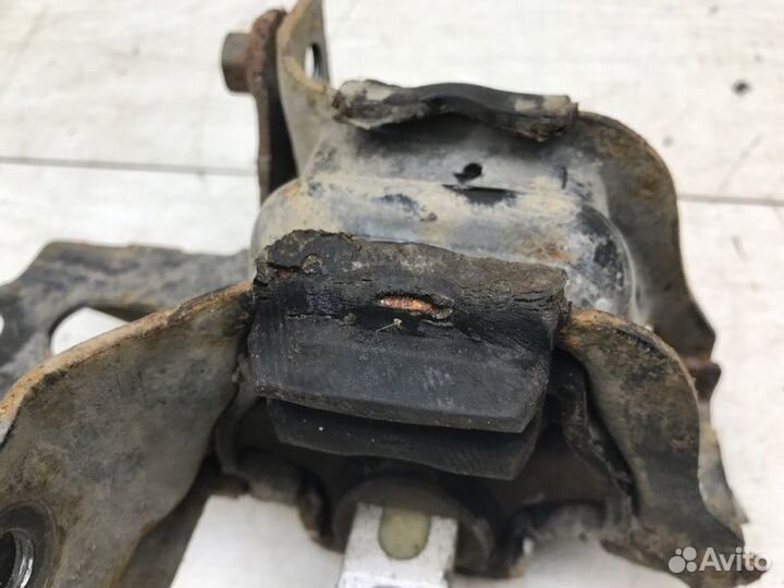 Опора двигателя Skoda Fabia 2 cggb 2011