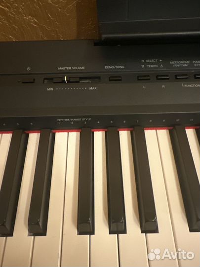 Цифровое пианино Yamaha P-115B с банкеткой