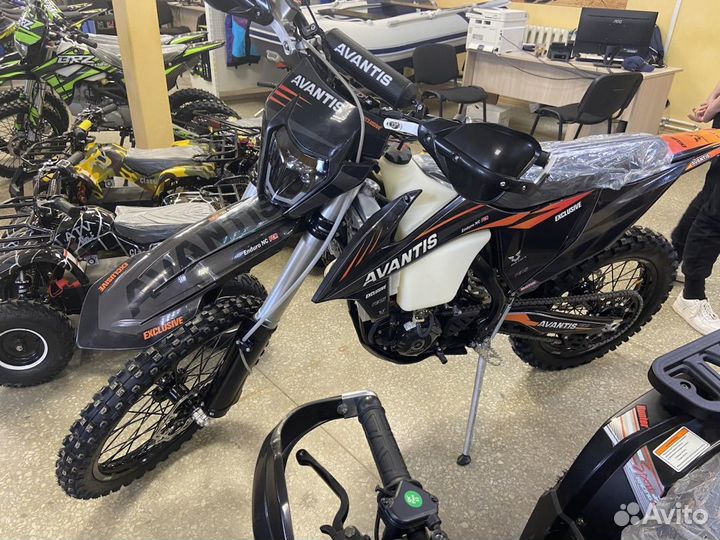 Мотоцикл Avantis Enduro 300 PRO Carb FCR Exclusive