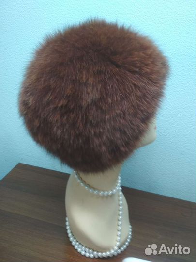 Женские меховые шапки