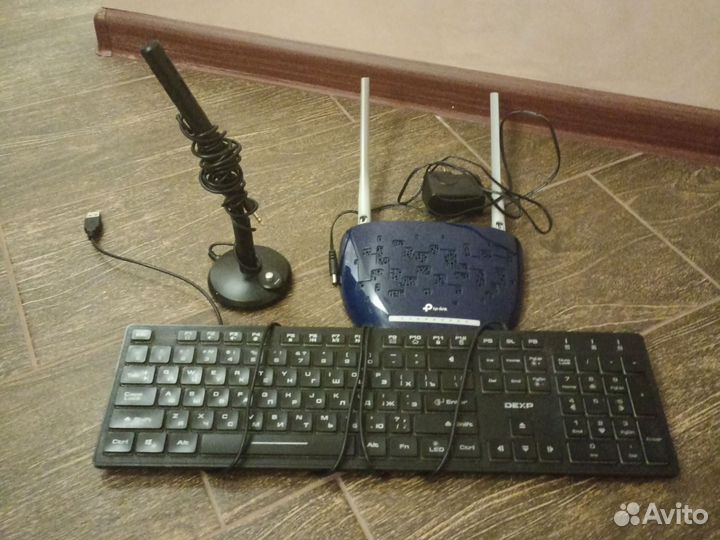 Клавиатура, адсл модем, микрофон