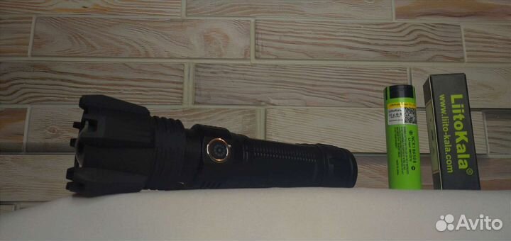 Прожектор фонарь тёплый жёлтый свет 1.5км.см.видео