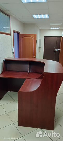 Стойка на рецепшен