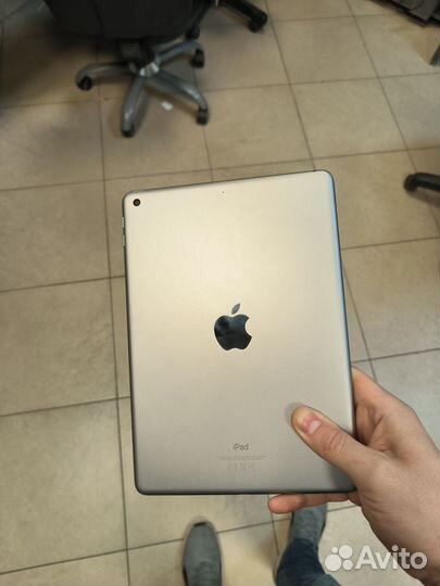Продам iPad 6 gen 2018 128gb A1893