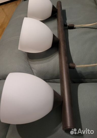 Подвесная люстра с тремя плафонами