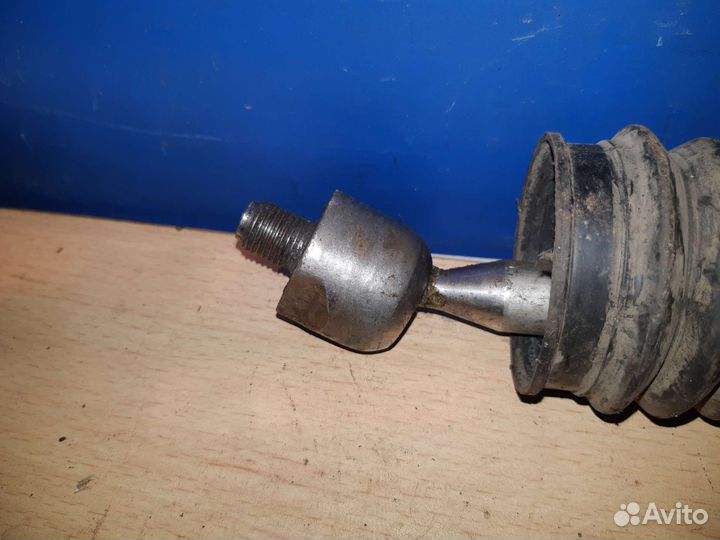 Рулевой наконечник левый Toyota Corolla E150