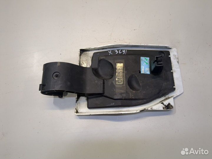 Лючок бензобака Renault Trafic, 2017