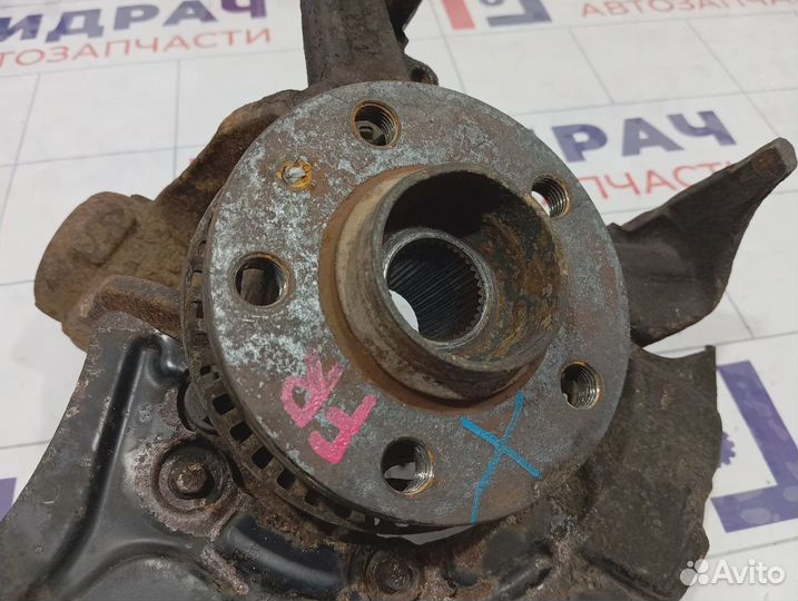 Кулак поворотный передний правый Volkswagen Golf (Mk4) 1J0407256N