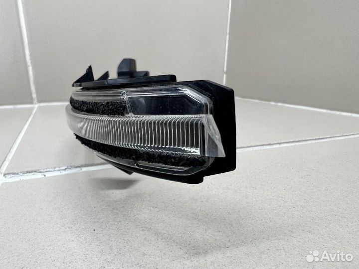 Повторитель правого зеркала Omoda C5 Дефект