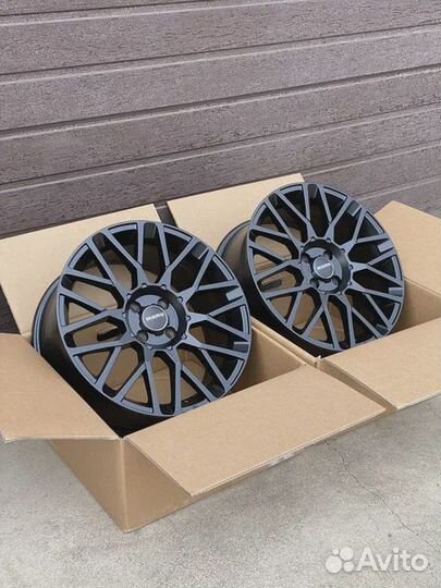 Диски R17 7,5J 4x100 ET40 540 Momo MB
