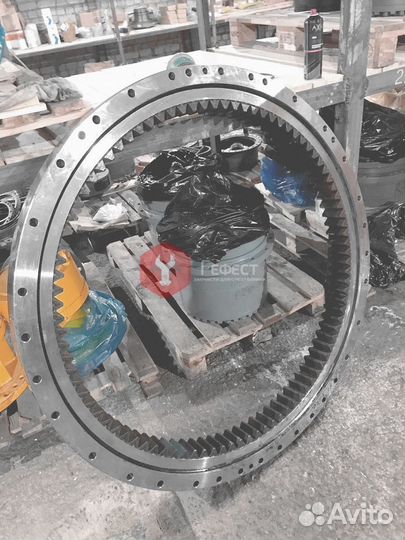 Опорно-поворотный круг JS130 332/K8482