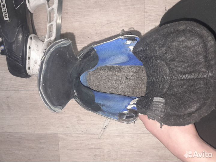 Коньки хоккейные