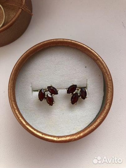 Серьги, кольцо(продано), крестик с гранатами Чехия