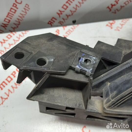 Фара галогеновая передняя левая Mazda 3 BK хэтчбек