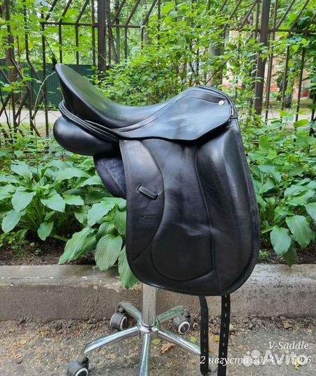 Седло выездка Bynamic B7 17,5