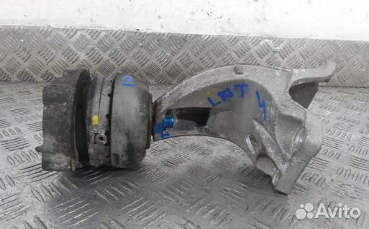 Подушка двигателя бензиновая audi A8 D3 (LNT04C902