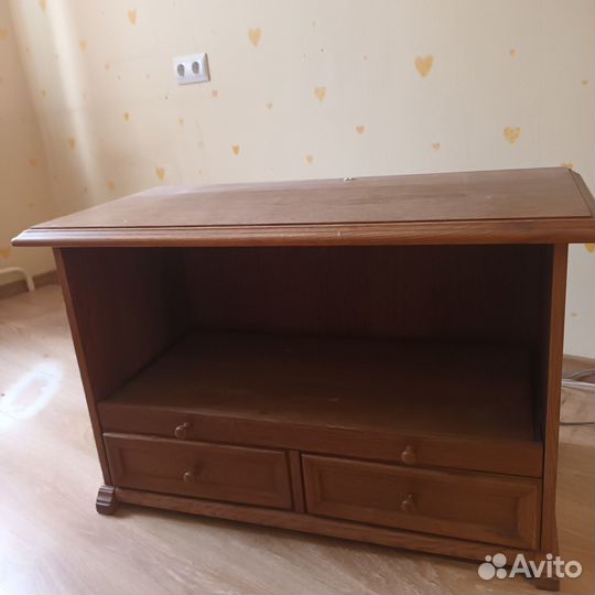 Тумба под телевизор из массива