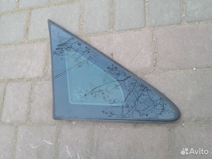 Стекло форточки правое вито 639 кузов