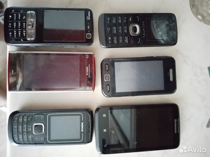 Телефоны и аксессуары