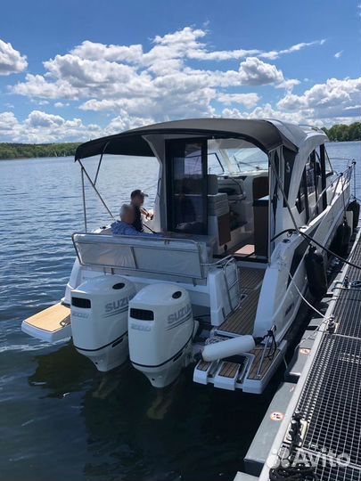 Моторная яхта Beneteau Antares 9 OB 2023г