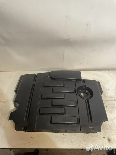 Крышка двигателя Land Rover Discovery 3 2.7D
