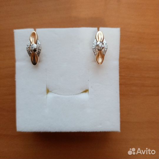 Золотые серьги с бриллиантами