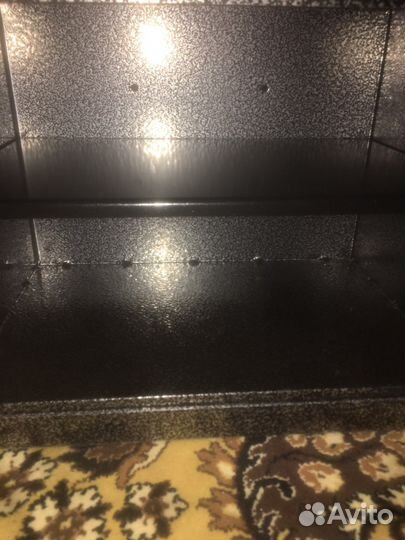 Сейф металлический