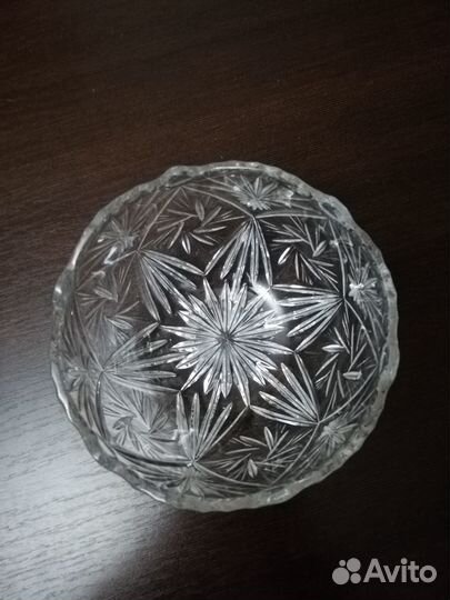 Хрустальная салатница продается