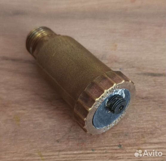 Воздушный клапан (воздухоотводчик)