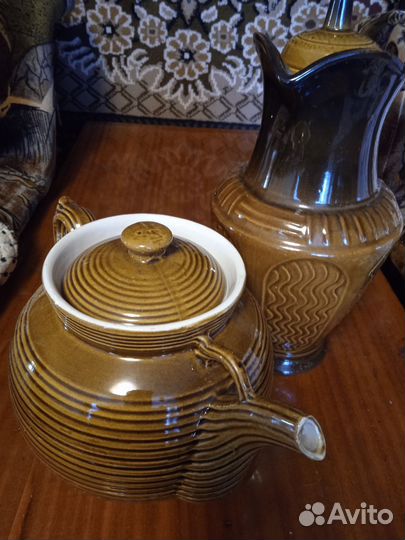 Керамические кувшин и чайник