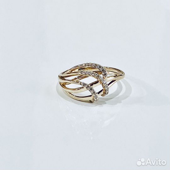 Золотое кольцо с камнем