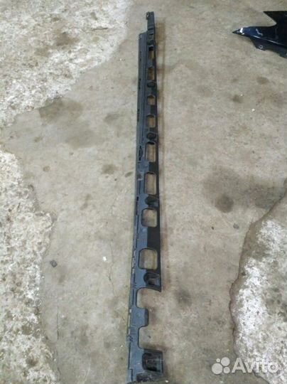 Кронштейн порога правый Mercedes-Benz Gl-Class